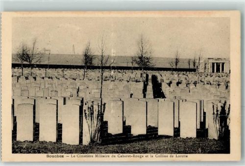 Souchez Soldatenfriedhof du Cabaret-Rouge et la Colline de Lorette