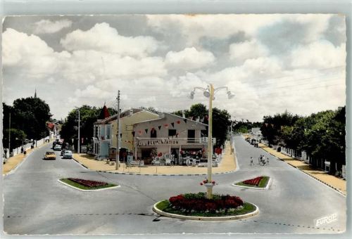 Saint-Georges-de-Didonne Le Rond Point fleuri Auto Straße Kreisverkehr Blumen