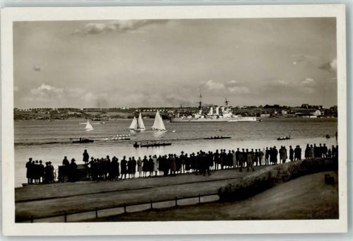 Kiel Strandweg Hafen Segelboote Kriegsschiff