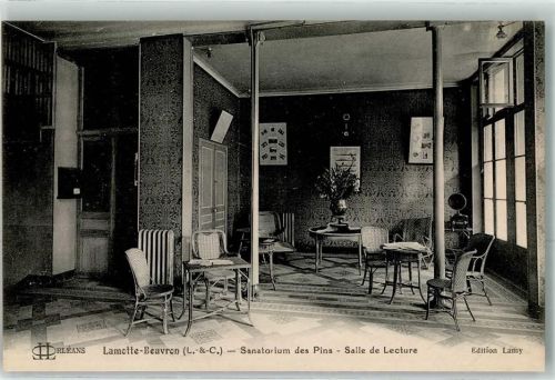 La Motte Sanatorium des Pins Salle de Lecture Beuvron Wanduhr Stuhl Tisch