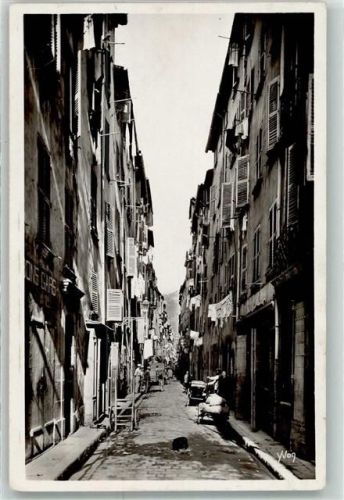 Toulon une Rue du vieux quartier