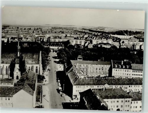 17033 O2000 Neubrandenburg , Meckl Foto AK Sozialistische Neubausiedlung und St. Johanniskirche