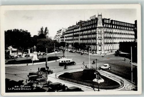 Dijon la Place Darcy Oldtimer Omnibus