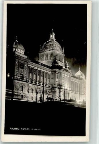 Prag Museum bei Nacht