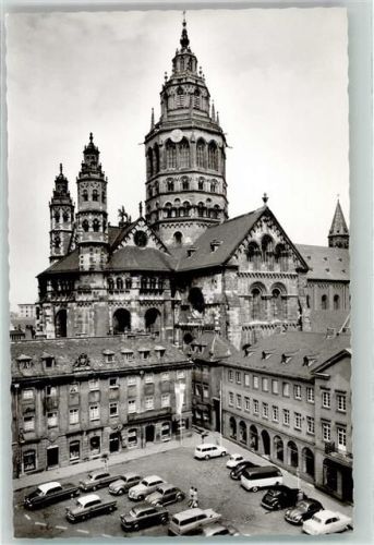 Mainz Leichhof mit Dom VW Käfer Oldtimer