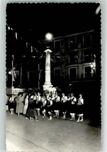 Saragossa Plaza del Torico Tracht Tanz Nacht Teruel