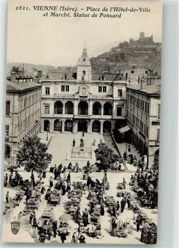 Vienne Marktszene Rathaus