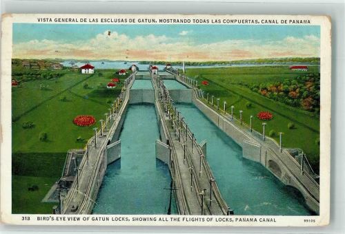 Panama City Panama Kanal Schleuse Schiffe Übergahrt Vogelschau Gatun Locks