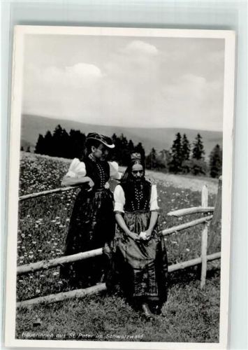 St. Peter Bäuerinnen Tracht