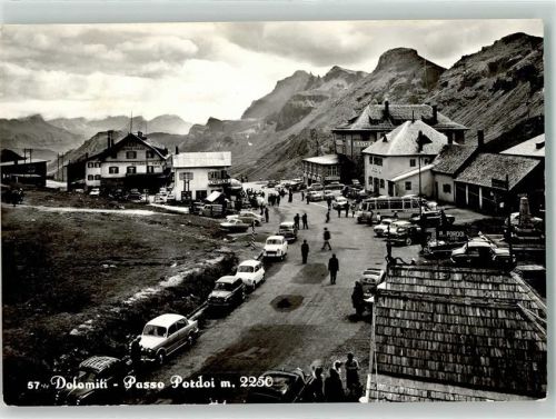 Passo Pordoi Gasthaus Auto Omnibus Oldtimer dolomiten