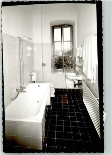 Hammelburg Badezimmer Badewanne Waschbecken Handtuch Fenster Hotel Ort handschriftlich
