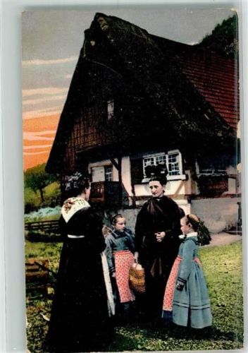 Furtwangen 1911 Frauen und Kinder in Tracht vor Schwarzwälder Bauernhaus Ort lt. Stempel