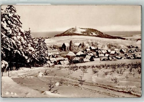 Altenberg Der tiefverschneite Ort mit der alten Kirche und dem Geisingberg Fotograf Hermann Schütze