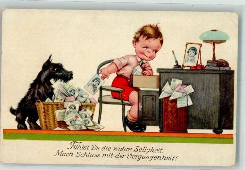 Nr. 2227 Hund beobachtet Jungen beim Entsorgen von alten Bildern