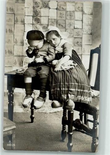 Verlag AL 3282/5 Tracht Puppen Hollandkinder Studiokulissen