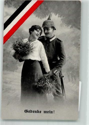 1915 Deutscher Landser in Uniform mit seiner Frau beim Heidekraut sammeln Fotostudioaufnahme Schwarz-Weiß-Rot M.B.L. 152