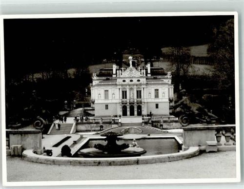 Linderhof Park und Freitreppe vor dem Schloss