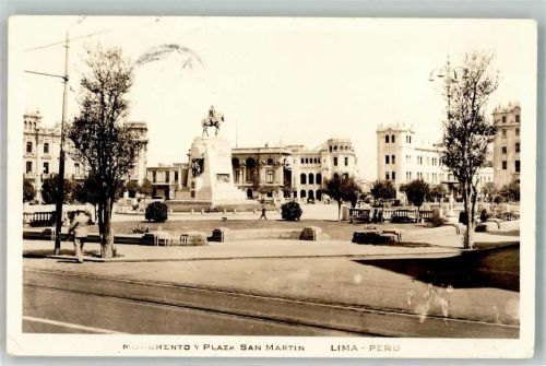 Lima 1947 Denkmal Plaza San Martin Foto AK