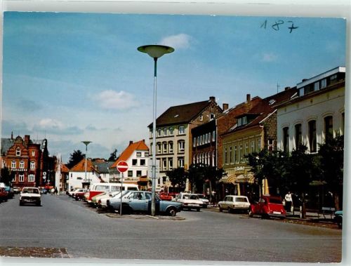 Preetz Marktplatz BMW Mercedes Citroën 2CV