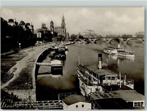 Dresden Anlegestelle Raddampfer
