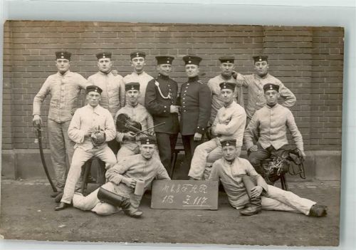 1910 Gruppenaufnahme von Landsern des Bayer. 8. Fuß-Art.-Regt mit Bier Geige und Säbel