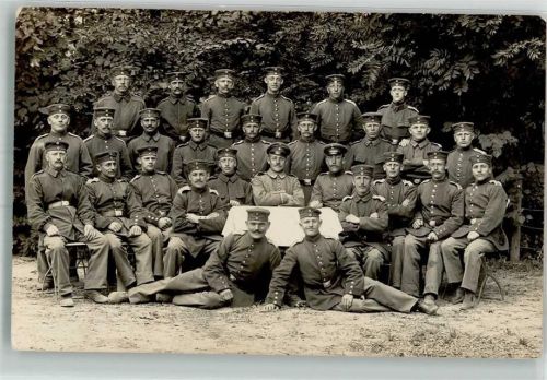 Sonderburg Sonderborg 1915 Privatfoto AK Eine große Gruppe Landser in Uniform Ort lt. Feldpoststempel WK I