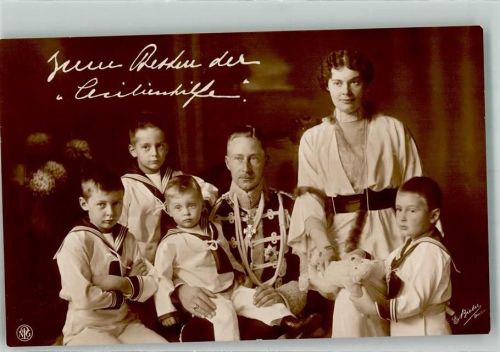 Familienbild Zum Besten der Cecilienhilfe