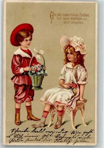 1910 Prägedruck Junge schenkt einem Mädchen einen bunten Feldblumenstrauß