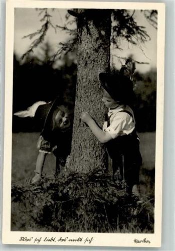Kleines Mädchen ärgert Jungen Fotograf Max Stoess Nr. 198