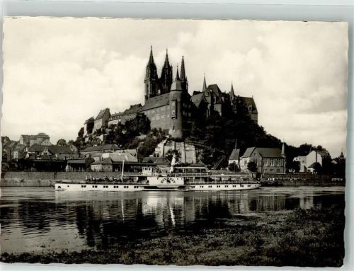 Meißen Raddampfer Einheit unter der Albrechtsburg