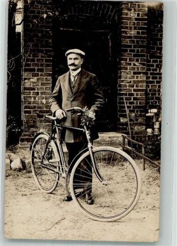 1914 - 1918 Mann mit einem Herrenrad