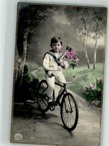 1913 Junge im Matrosenanzug auf seinem Rad mit Flieder Fotostudioaufnahme R & K.L. 5655/1