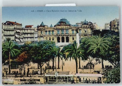 Oran Rathaus, Platzansicht