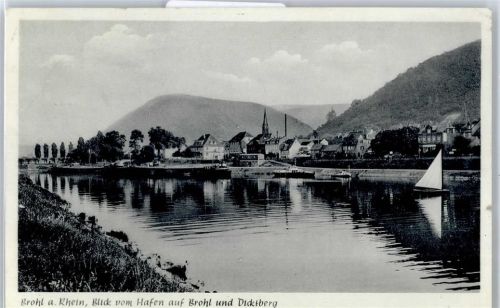 56656 W5474 Brohl-Lützing - Ortsansicht, Blick vom Hafen auf Brohl und Dicktberg