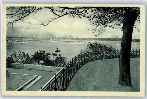 Kiel Blick aus dem Garten des Hotel Bellevue auf den Kriegshafen