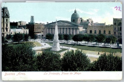 Buenos Aires La piramide Plaza de Mayo