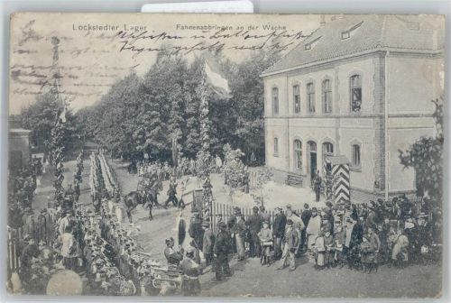 25551 W2214 Lockstedt , Holst - Lockstedter Lager, Fahnenabbringen an der Wache