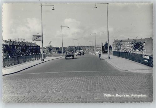 Rotterdam Willem Ruyslaan, Autos AKU1