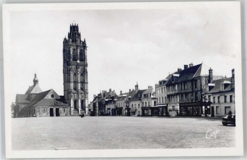 Verneuil-sur-Avre La place et l Eglise de la Madeleine