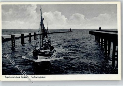 Büsum Hafeneinfahrt Boot