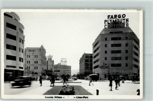 Lima Avenida Wilson Leuchtreklame Fargo Plymouth Chrysler Esso Auto Omnibus