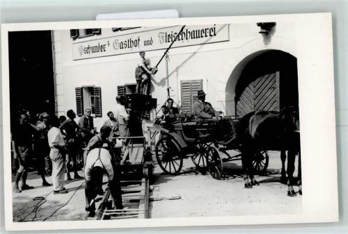 Filmcrew Kutsche Pferd Kamera Haus Fensterläden