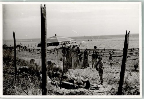 Haffkrug Strandleben und Fischernetze an der Ostsee Foto Original aus Archiv eines Ansichtskartenverlages Ort handschriftlich