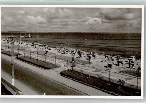 Niendorf Promenade mit Strand und Seebrücke Foto Original aus Archiv eines Ansichtskartenverlages Ort handschriftlich