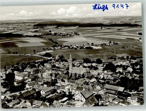 Velden Fliegeraufnahme des Ortes mit Kirche St. Peter