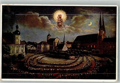 Altötting Lichterporzession um die Gnadenkapelle bei Nacht
