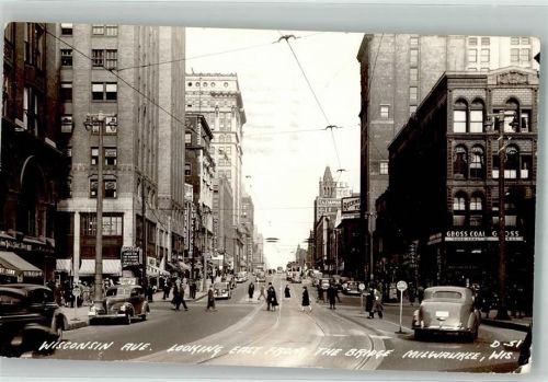 Milwaukee 1951 Wisconsens Avenue Auto