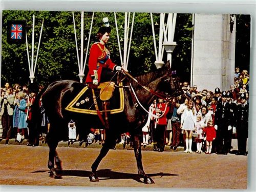 London Königin Queen Elizabeth II in Uniform zu Pferde