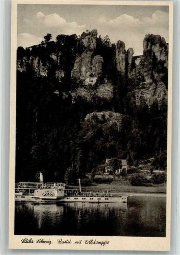 Bastei Raddampfer Schmilka unterhalb des Basteifelsens