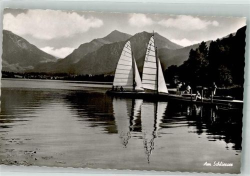Neuhaus Segelboote auf dem Schliersee mit Jägerkamp und Brecherspitz Ort lt. Fotograf Lotte Susemihl